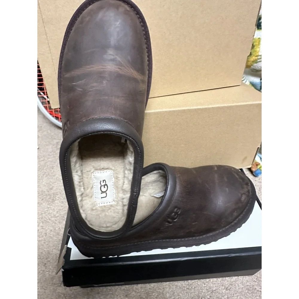 Ugg Slip On Leather Size 8 Men